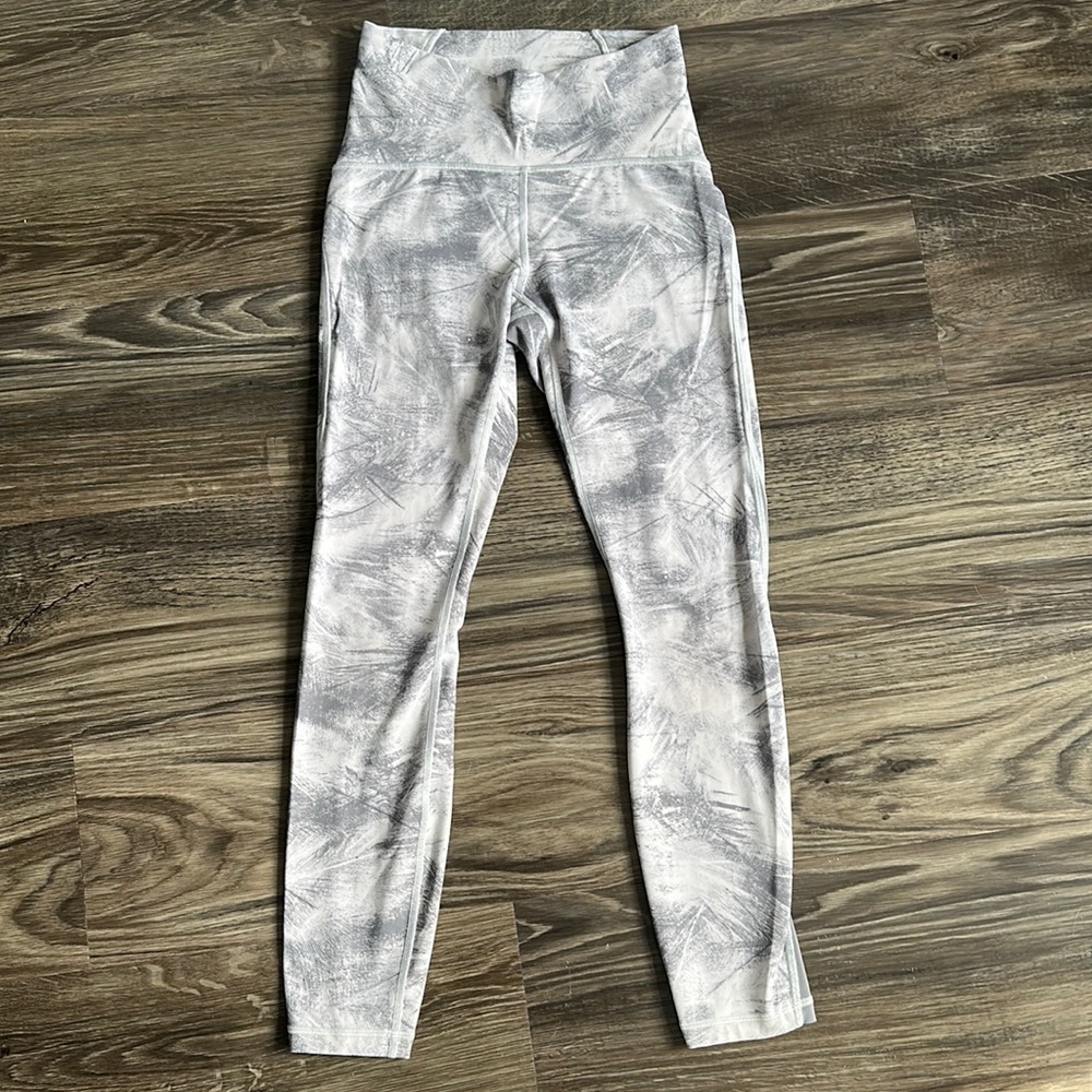 Lululemon gray and white leggings